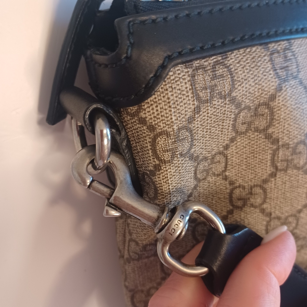 Gucci Supreme GG Leather Trim Unisex Messenger Crossbody Bag - Picture 5 of 13
